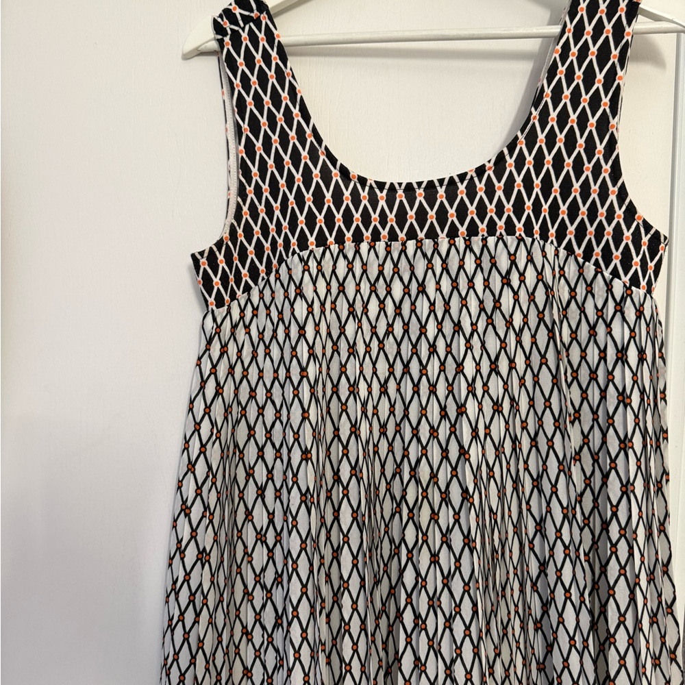 Elegant Geometric Top